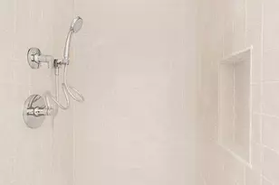 221 E 48th St, New York City, NY 10017 - Photo 10