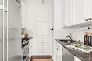 200 E 69th St, New York City, NY 10021 - Photo 4