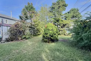 8-15 Walton Rd, New York City, NY 11693 - Photo 6