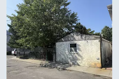 815 Walton Road, New York City, NY 11693 - Photo 4