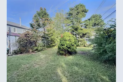 815 Walton Road, New York City, NY 11693 - Photo 6