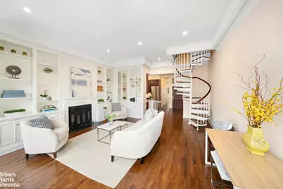 24 W 70th Street #PH4, New York City, NY 10023 - Photo 2