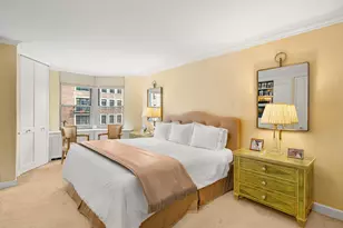 114 E 72nd St, New York City, NY 10021 - Photo 10