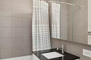 531 Main St, New York, NY 10044 - Photo 4