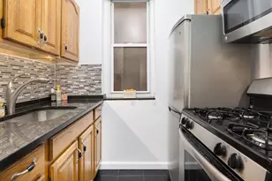 320 E 35th St, New York City, NY 10016 - Photo 4