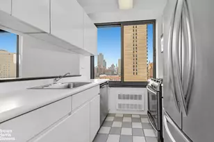 300 E 85th St, New York City, NY 10028 - Photo 4