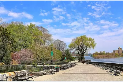 300 E 85th Street #1001, New York City, NY 10028 - Photo 12