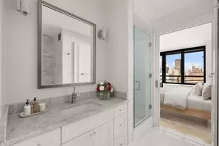 330 E 38th St, New York City, NY 10016 - Photo 8