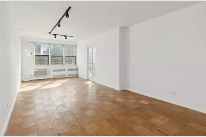401 E 74th Street #10E, New York City, NY 10021 - Photo 2