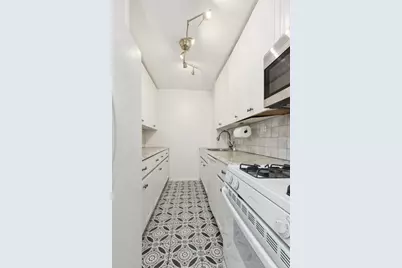 401 E 74th Street #10E, New York City, NY 10021 - Photo 4