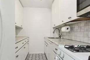 401 E 74th St, New York City, NY 10021 - Photo 4