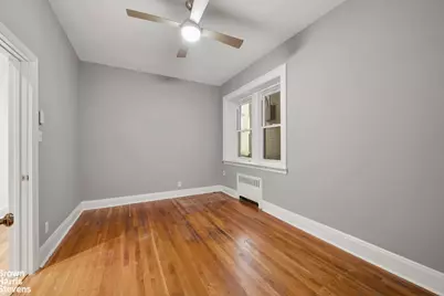 102 W 75th Street #24, New York City, NY 10023 - Photo 10