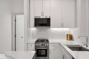 102 W 75th St, New York City, NY 10023 - Photo 6