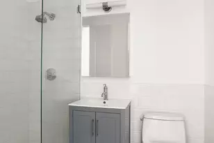 21-10 44th Dr, New York City, NY 11101 - Photo 10