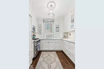 128 Central Park S #2A, New York City, NY 10019 - Photo 4