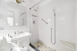 132 E 35th St, New York City, NY 10016 - Photo 12