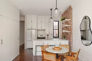 223 W 21st St, New York City, NY 10011 - Photo 4