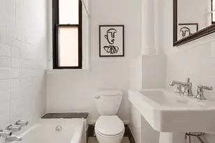 223 W 21st St, New York City, NY 10011 - Photo 8