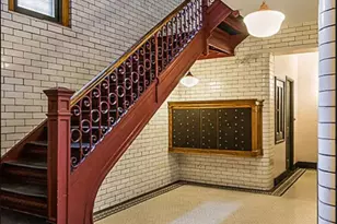 223 W 21st St, New York City, NY 10011 - Photo 10