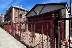 1040 Willmohr St, New York City, NY 11212 - Photo 4