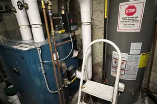 1040 Willmohr St, New York City, NY 11212 - Photo 8