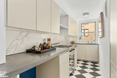4 E 70th Street #5C, New York City, NY 10021 - Photo 2