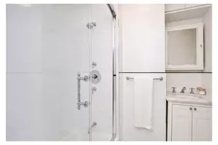 22 Grove St, New York City, NY 10014 - Photo 4