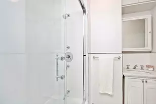 22 Grove St, New York City, NY 10014 - Photo 4