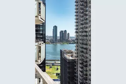 300 E 40th Street #20K, New York City, NY 10016 - Photo 6