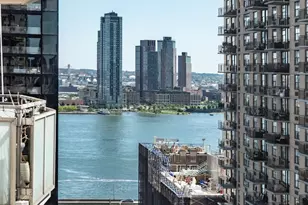 300 E 40th St, New York City, NY 10016 - Photo 6