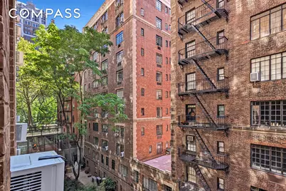 320 E 42nd Street #411, New York City, NY 10017 - Photo 4