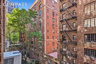 320 E 42nd St, New York City, NY 10017 - Photo 4