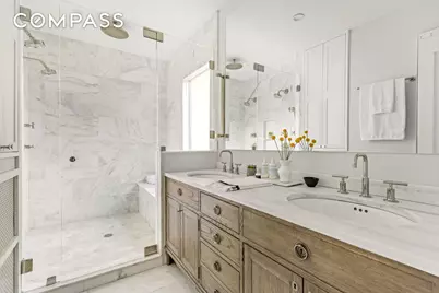 689 E 17th Street #TWNHSE, New York City, NY 11230 - Photo 14