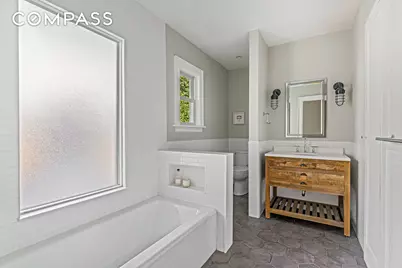 689 E 17th Street #TWNHSE, New York City, NY 11230 - Photo 16