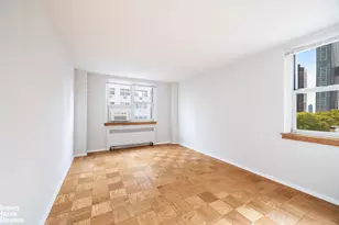 240 E 35th St, New York City, NY 10016 - Photo 2