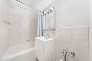 200 E 36th St, New York City, NY 10016 - Photo 6