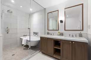 220 E 20th St, New York City, NY 10003 - Photo 8