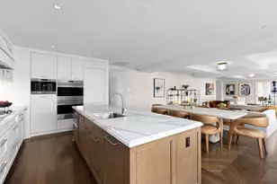 220 E 20th St, New York City, NY 10003 - Photo 4