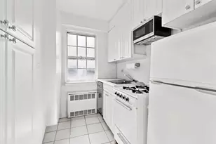 245 E 35th St, New York City, NY 10016 - Photo 4