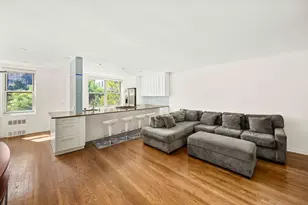 309 E 87th St, New York City, NY 10128 - Photo 4