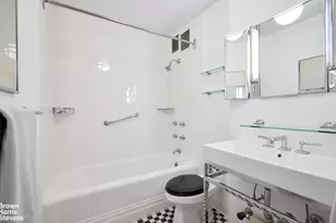 17 W 54th St, New York City, NY 10019 - Photo 8