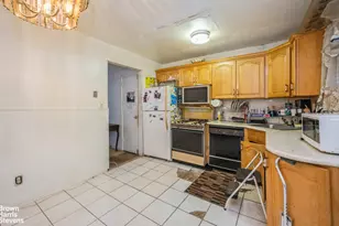 1010 E 230th St, New York City, NY 10466 - Photo 4