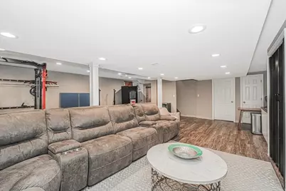 100 Marisa Circle, New York City, NY 10309 - Photo 18
