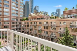 393 W 49th St, New York City, NY 10019 - Photo 4