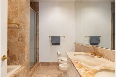 845 United Nations Plaza #57B, New York, NY 10017 - Photo 6