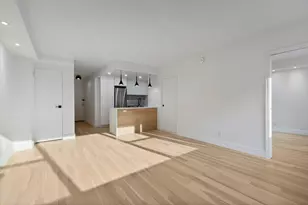 321 E 48th St, New York City, NY 10017 - Photo 10