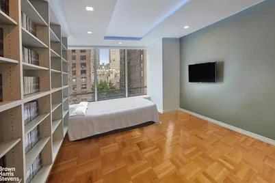 870 United Nations Plaza #8C, New York City, NY 10017 - Photo 8