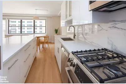 140 W End Avenue #20H, New York City, NY 10023 - Photo 2