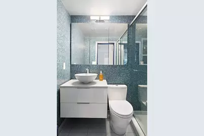 238 W 11th Street, New York City, NY 10014 - Photo 16