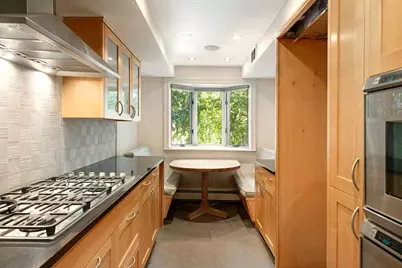 238 W 11th Street, New York City, NY 10014 - Photo 12
